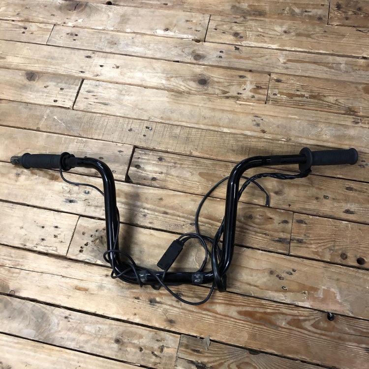 Indian Scout Black Handlebars with Indian Heated Grips